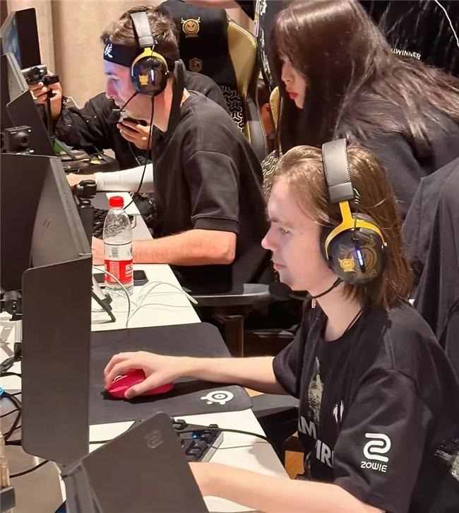 2025全球总决赛四强决出，EDG成非LCK独苗