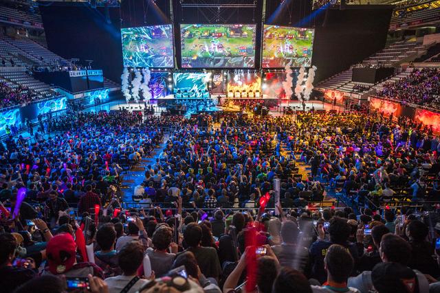 爆了！有点意思？解说杯队员评论过CF2动态的战队全部遭到淘汰