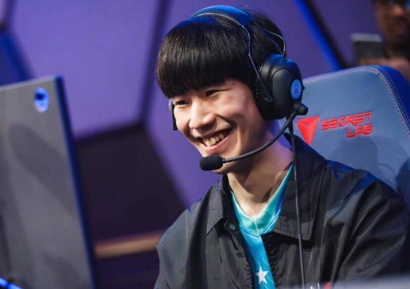 DH从 T1 学术队转移到主队